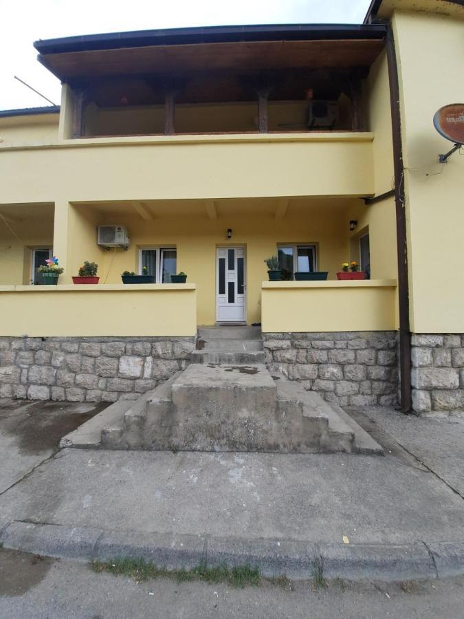 Apartments Mila Cetinje Exterior foto